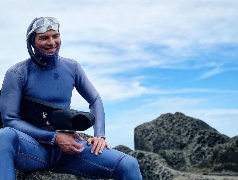 鳳小岳隨心律動，演而優則唱的一場痛快冒險