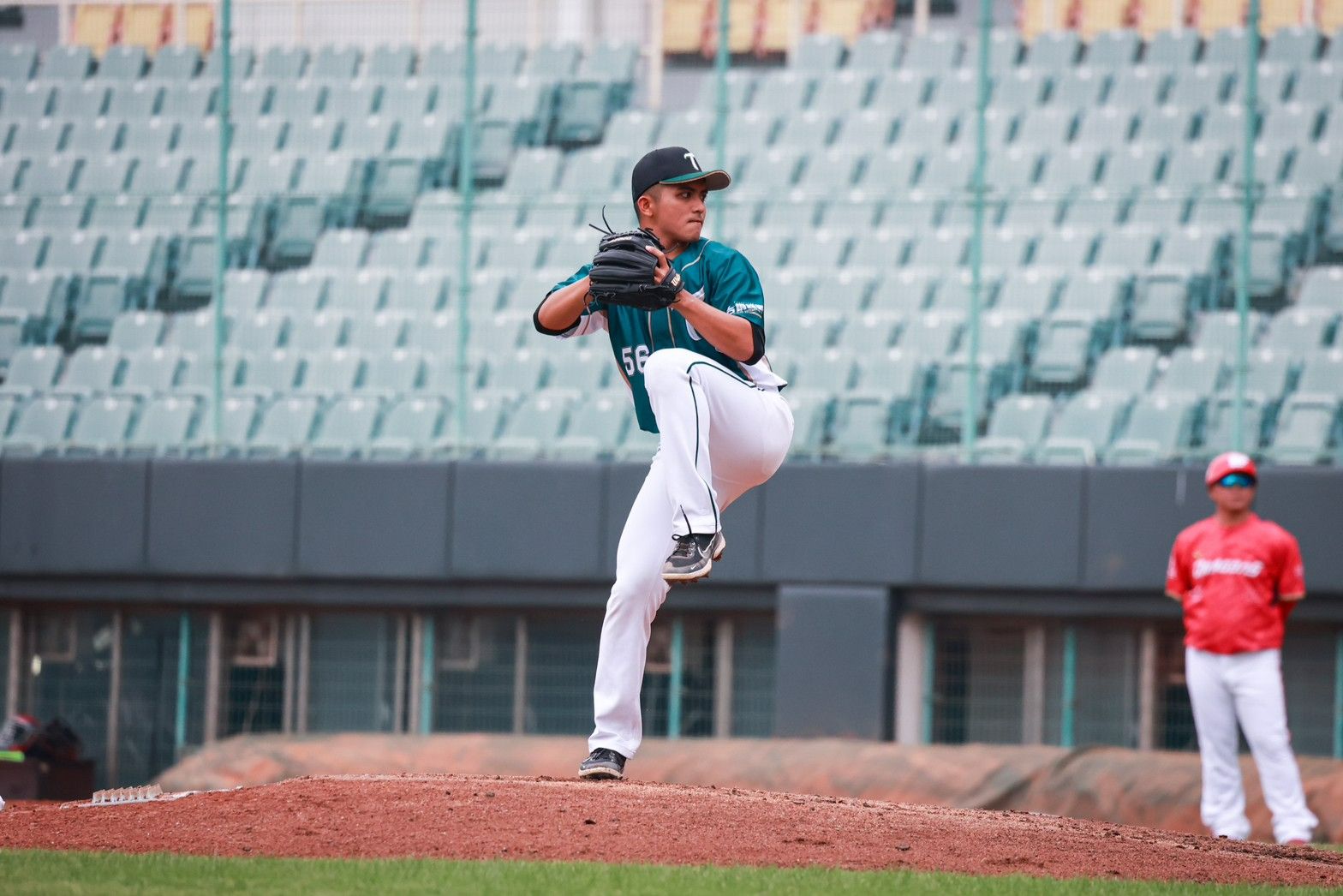 米馬力、三民國中棒球隊、台鋼雄鷹 隊史首勝投手 - 黃紹睿