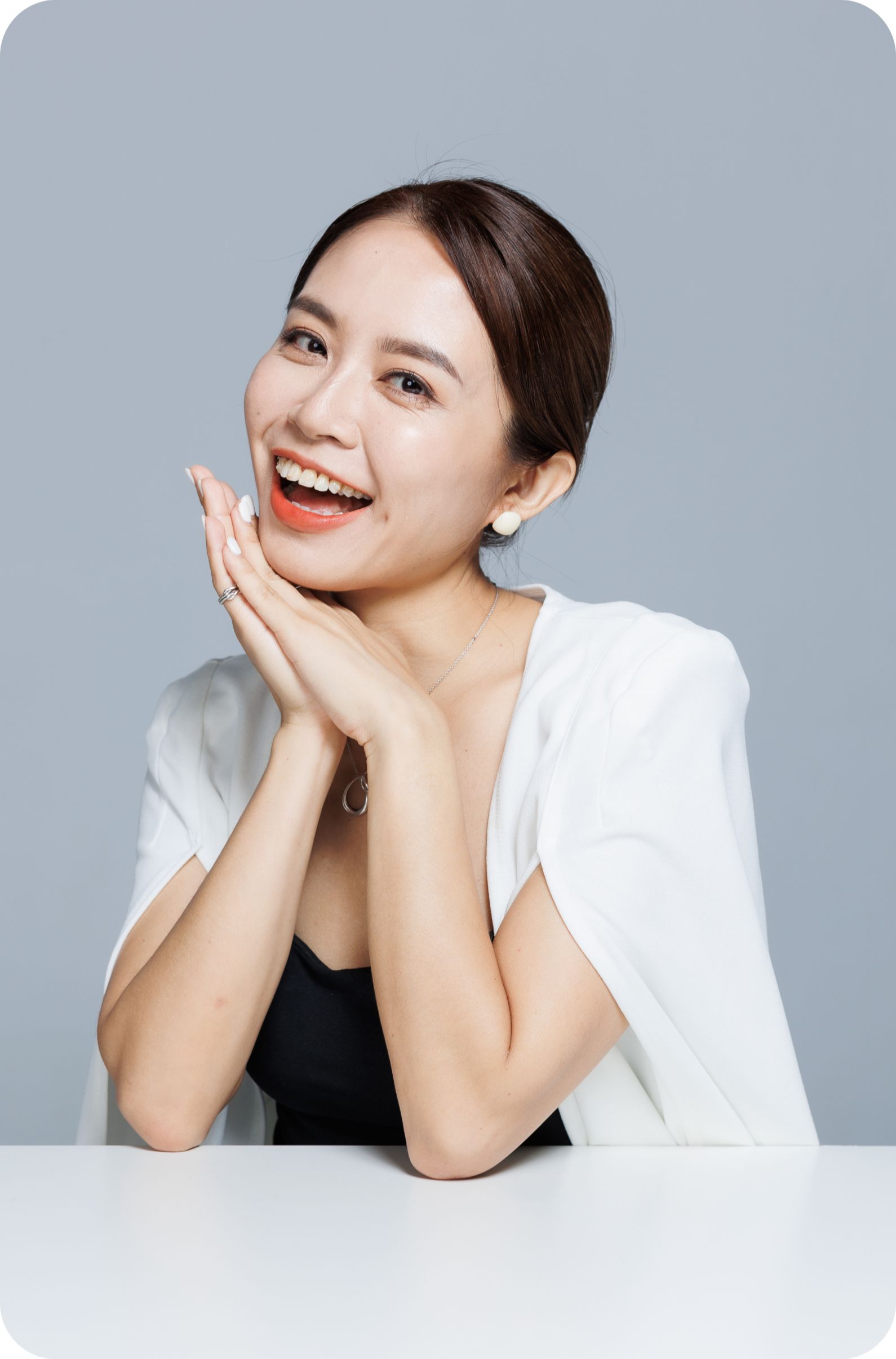 S校長每月陪伴女孩們成長學習